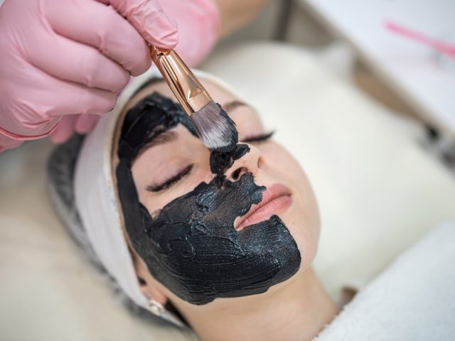 Glow Instantly with Carbon Facial Treatment: The Secret to Smooth, Clear Skin
